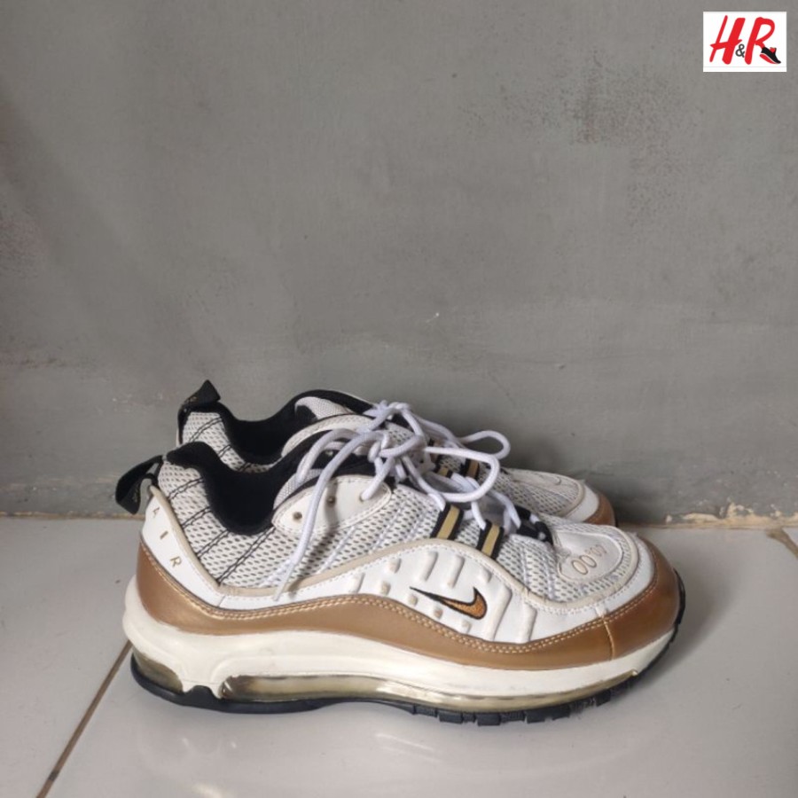 nike_air_white_gold_2_114353_03_03_2025.jpeg